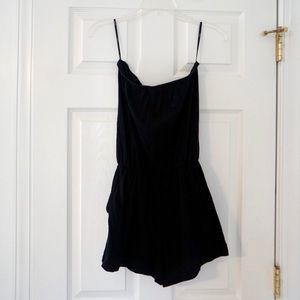 Sleeveless Romper with Pockets!